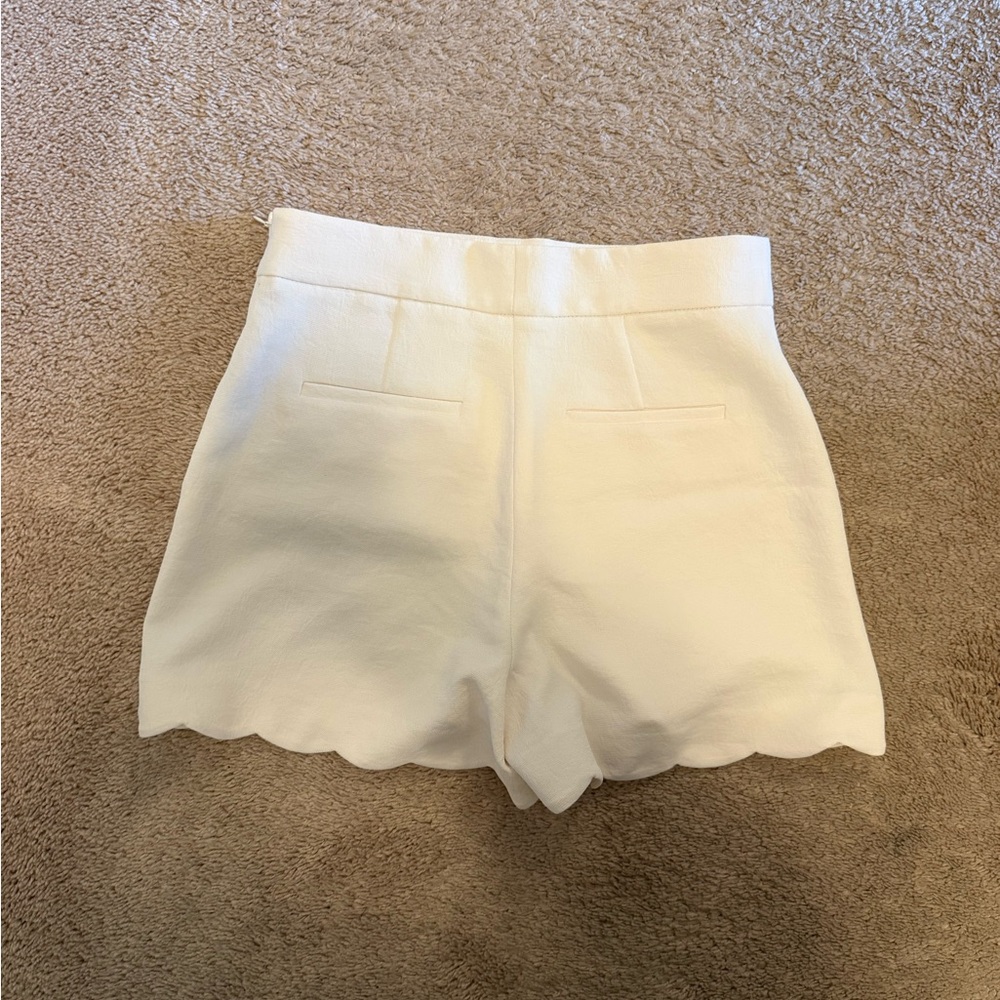 Aritzia Wilfred Birch Scallop-Hem High-Waist Shorts 4 nWOT - Picture 2 of 5